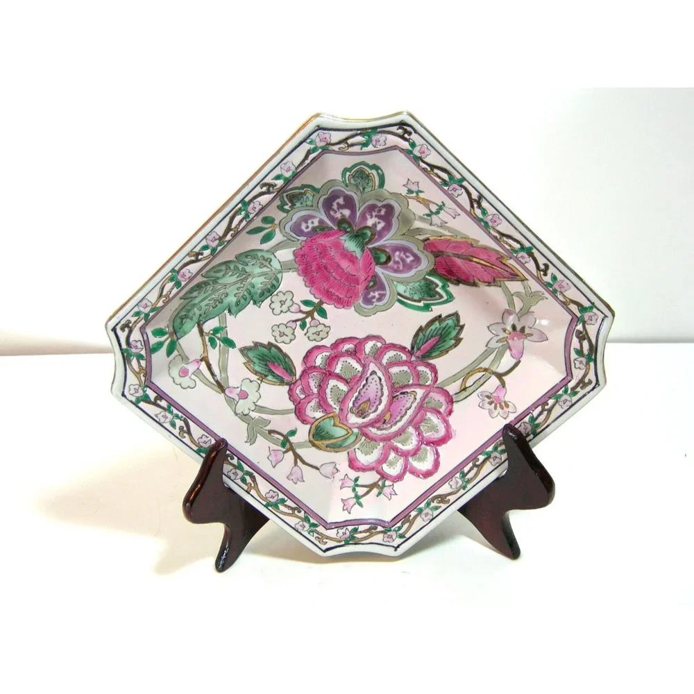 Oriental Floral Plates, Collection of Two, Traditional Decor - Picture 5 of 9